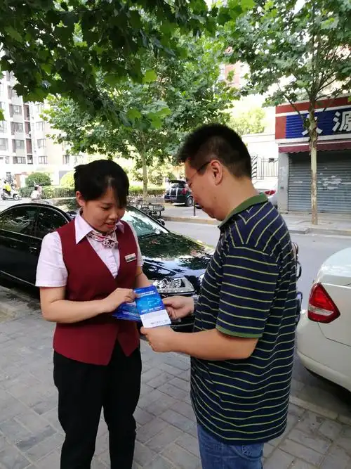 推拉手镯好还是闭口好